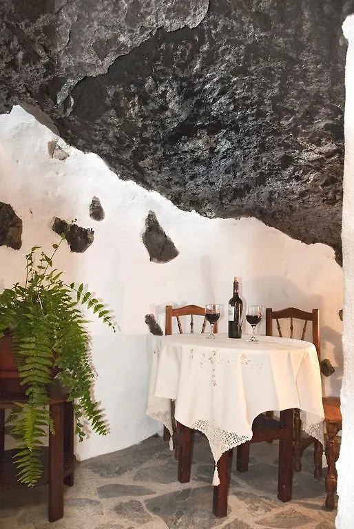 Rural House With Natural Cave 0*, Icod De Los Vinos